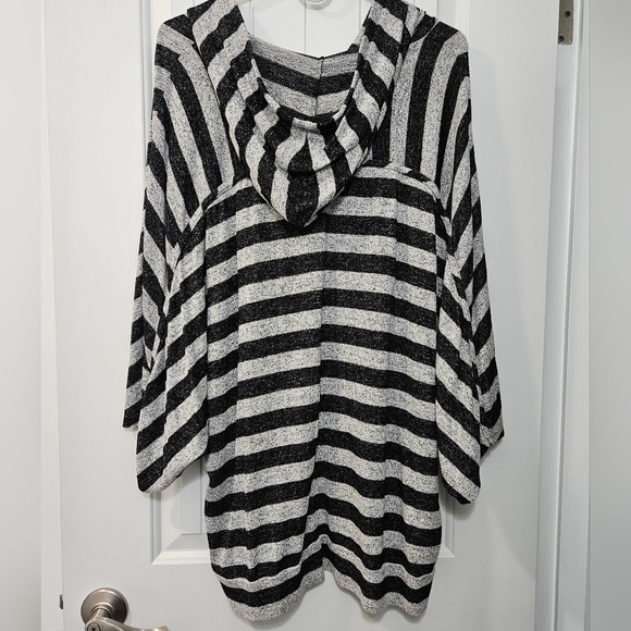 Lane Bryant Black and Gray Hooded Sweatshirt with Stripes - Picture 2 of 6